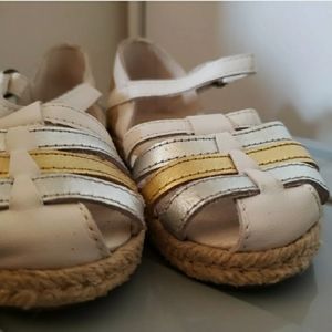 Uggs sandals for kids